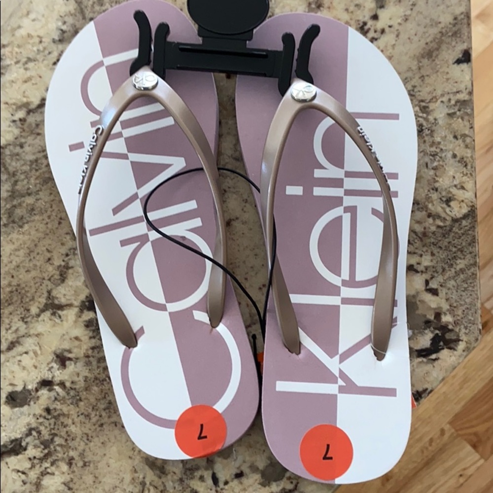 NWT Calvin Klein women’s flip flop